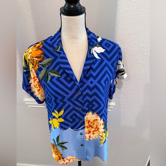 Anthropologie Hawaiian print, short sleeve button down, size XS. NWT!! - Picture 4 of 9